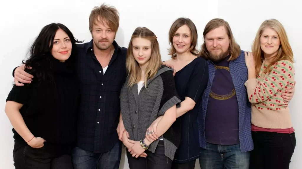 Victor Farmiga Siblings